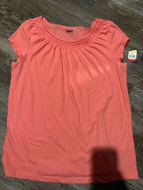 Coral Short-Sleeve Scoop Neck medium new with tag